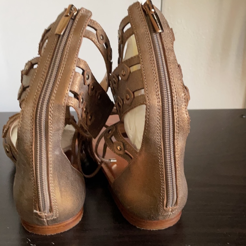Sandals - Picture 6 of 8